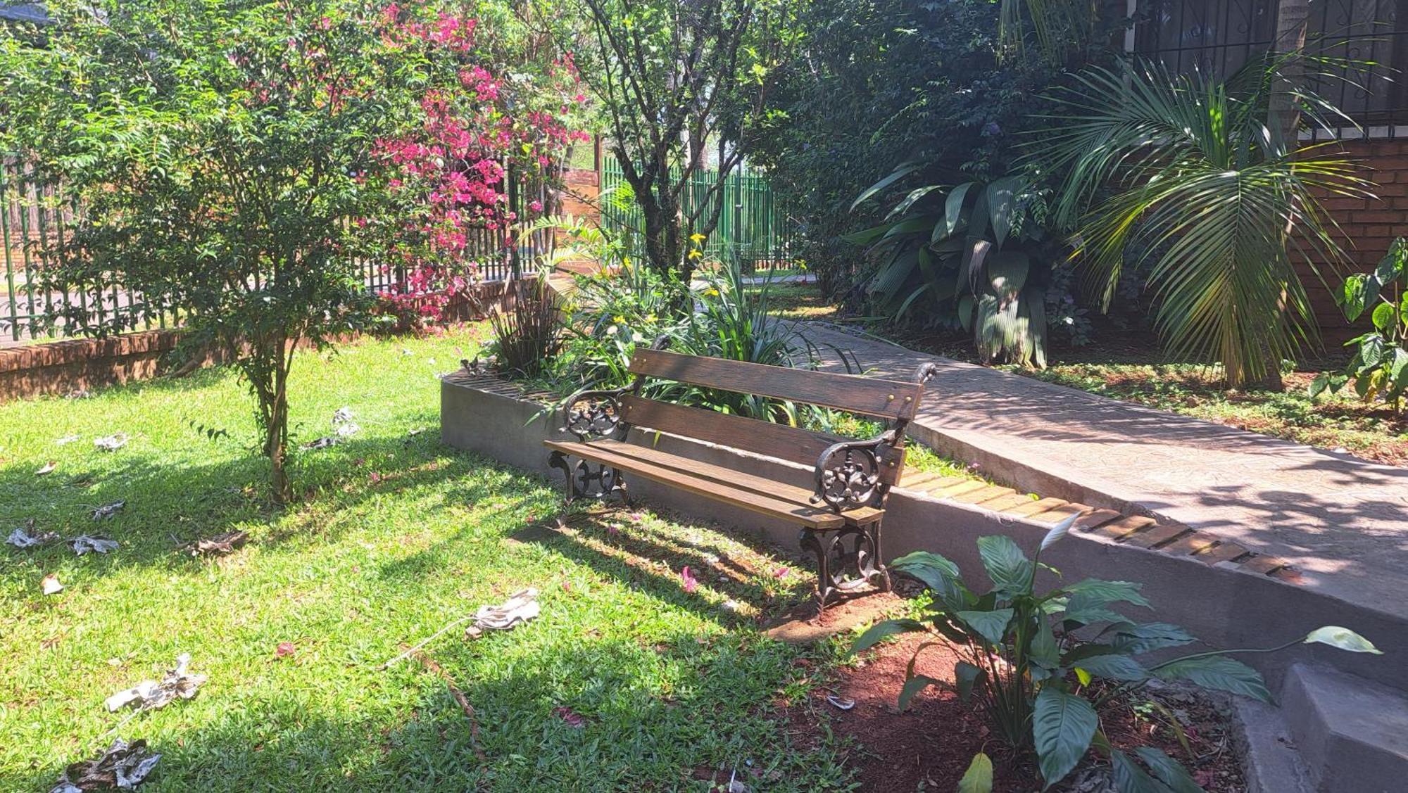 Hospedaje Los Vencejos Puerto Iguazu Exterior photo